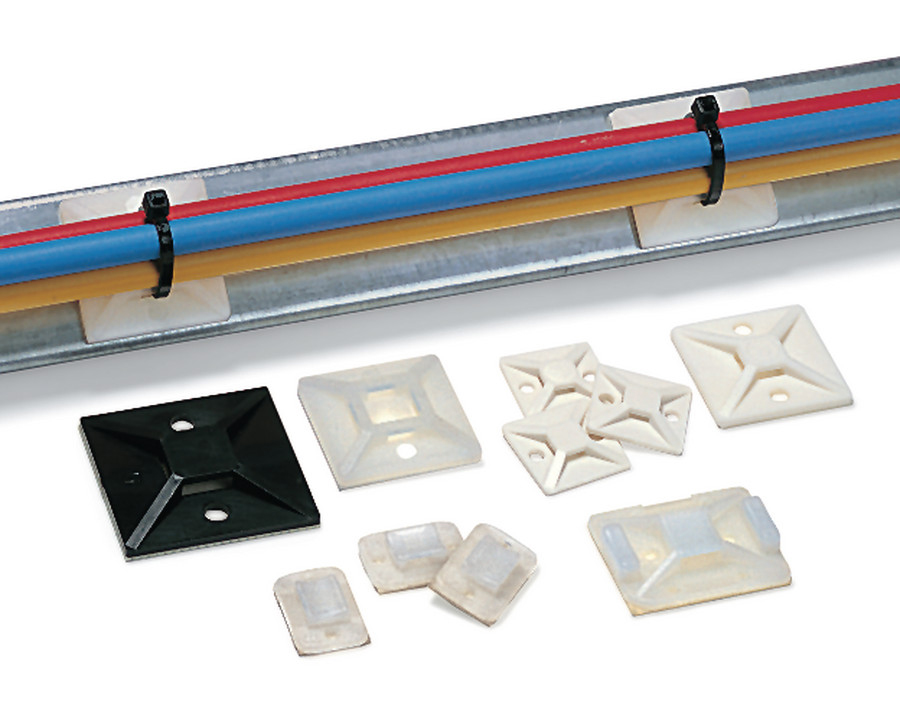 Befestigungssockel Kst sw 8mm Ø3,2mm 32x25x5,5mm PA kleben/schrauben -40-85°C