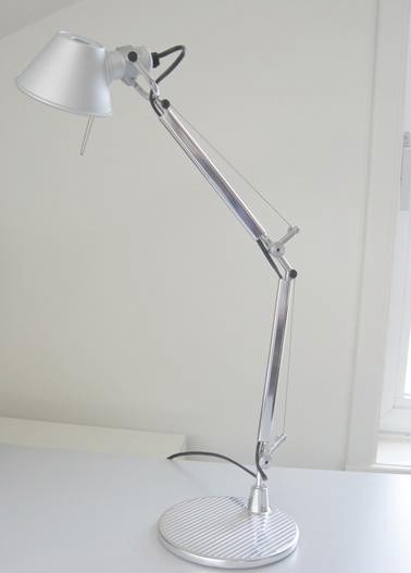 Schreibtisch 46W HV Tolomeo E14 alu 230V m.Schalt