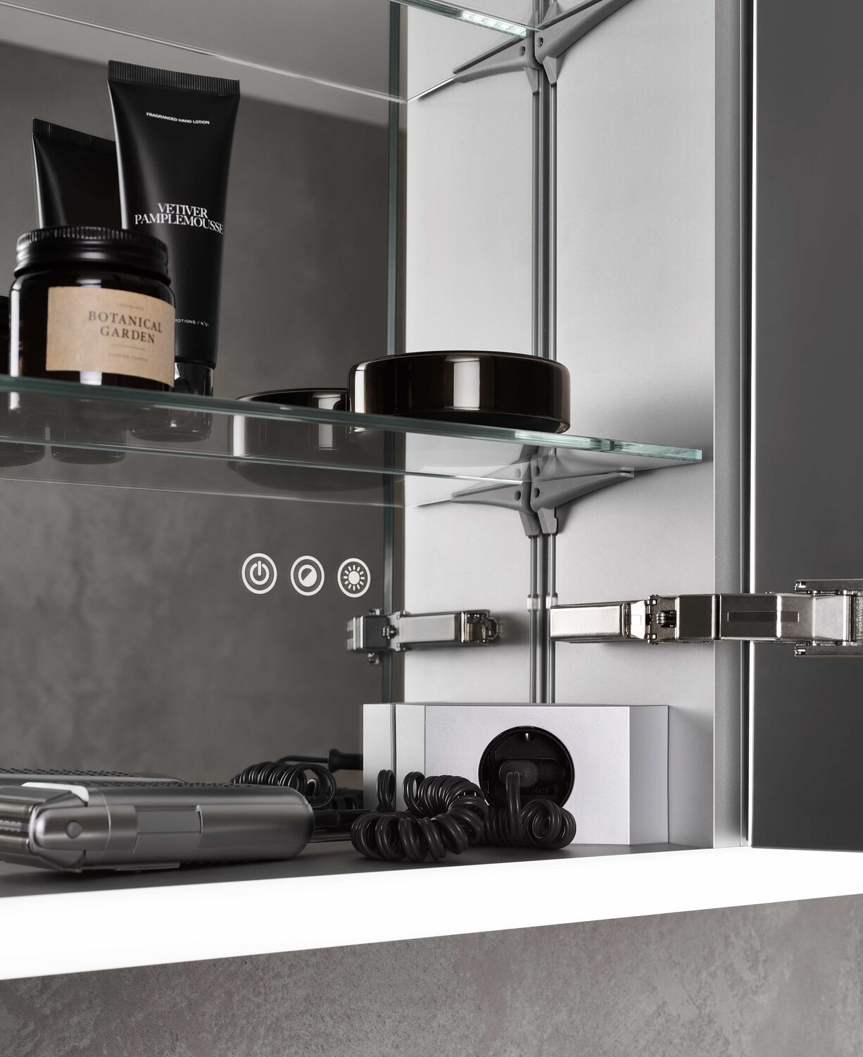 EMCO Aufputz-Lichtspiegelschrank prime Facelift 2000x730mm, 4-türig, aluminium/weiss